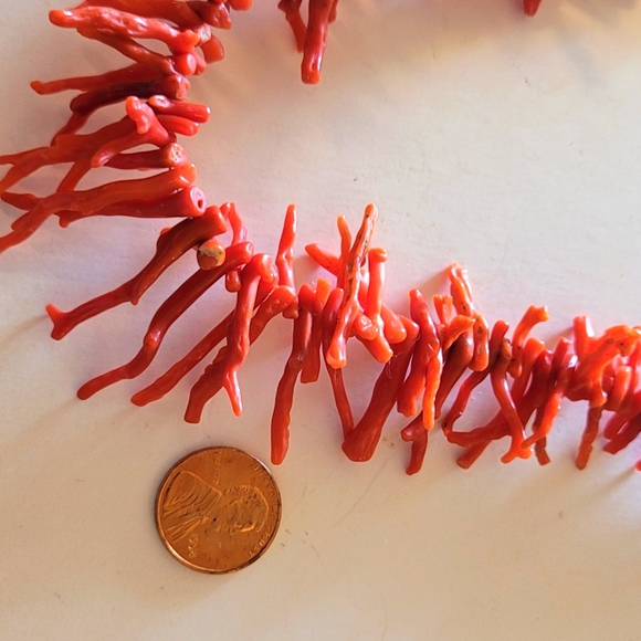 Vtg RED BRANCH CORAL 🪸 NECKLACE & EARRINGS SET - Picture 5 of 5